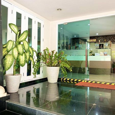 14 Place Sukhumvit Suites Bangkok Exterior photo