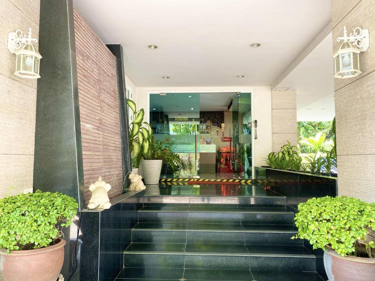 14 Place Sukhumvit Suites Bangkok Exterior photo