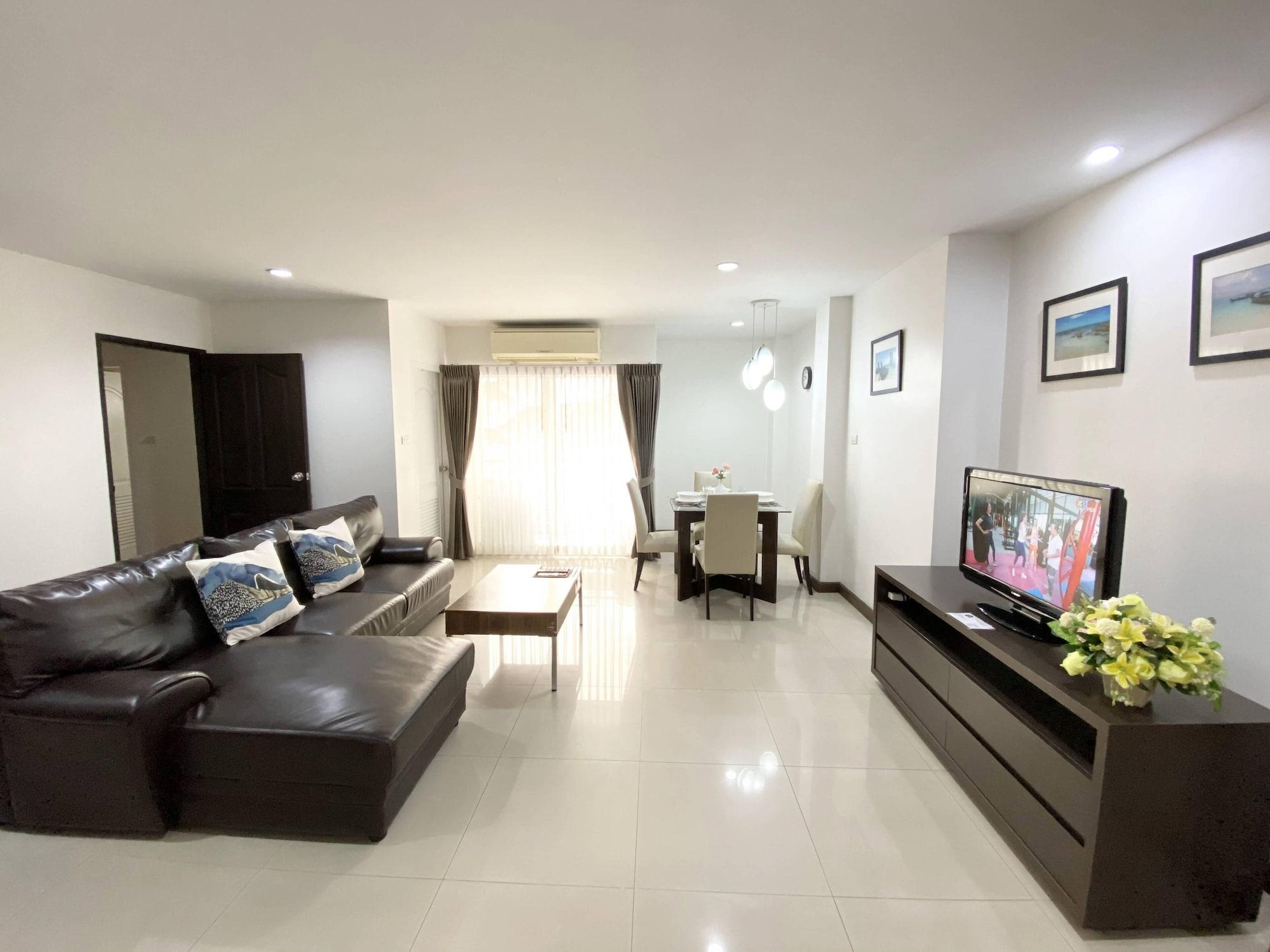 14 Place Sukhumvit Suites Bangkok Exterior photo